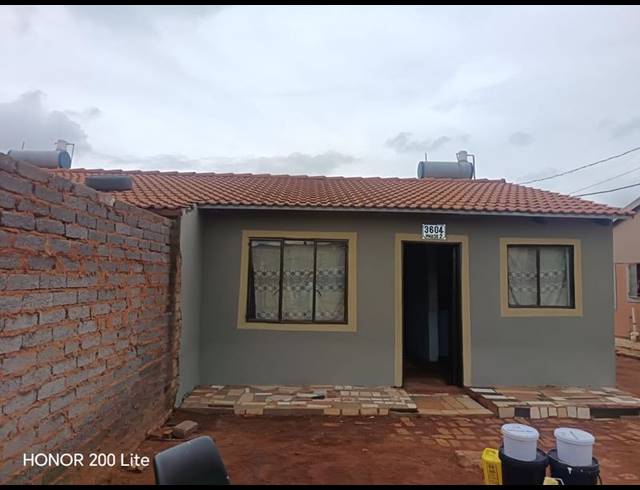 2 BEDROOM HOUSE FOR SALE IN LEHAE